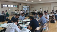 中小企業の経営者たち（筑北村本城公民館にて）