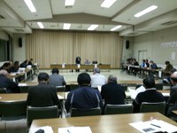 厳粛な中の総会。大勢の方々に支えられるマラソン大会。