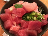 清水漁港のメガ盛りマグロ丼は、格安で美味い！